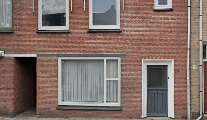 Studio met eigen badkamer en tuin