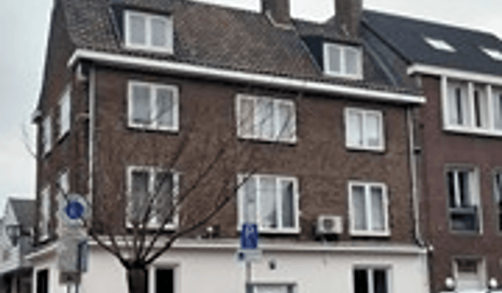 Appartement · 83 m² · €1300,-