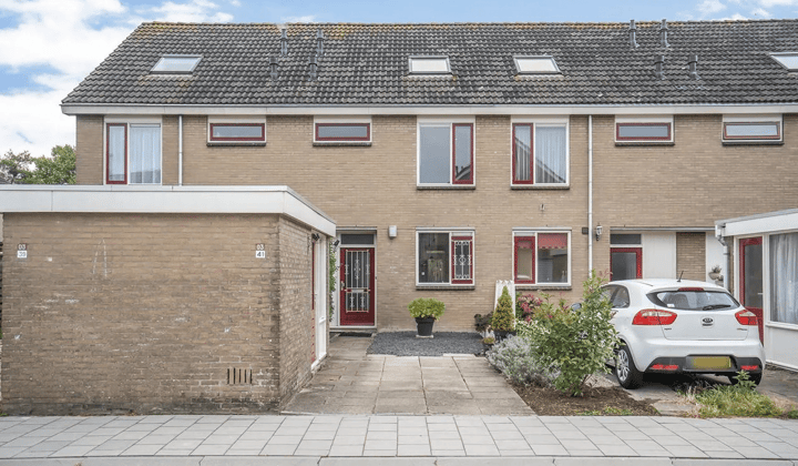Ruime eengezinswoning met tuin en vier slaapkamers