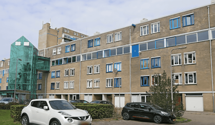 Appartement met 2 slaapkamers en balkon