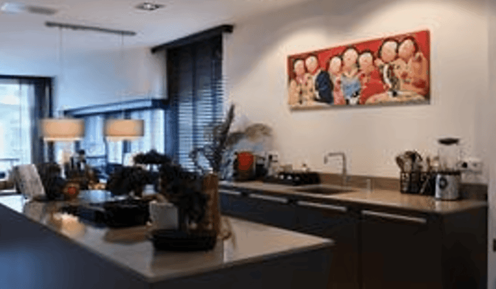Gemeubileerd appartement met balkon en gestoffeerd