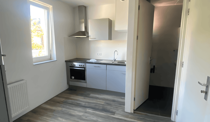 Studio · 32 m² · €925,-