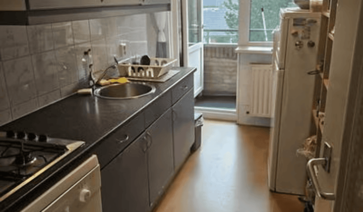 Gestoffeerde kamer met balkon en centrale ligging