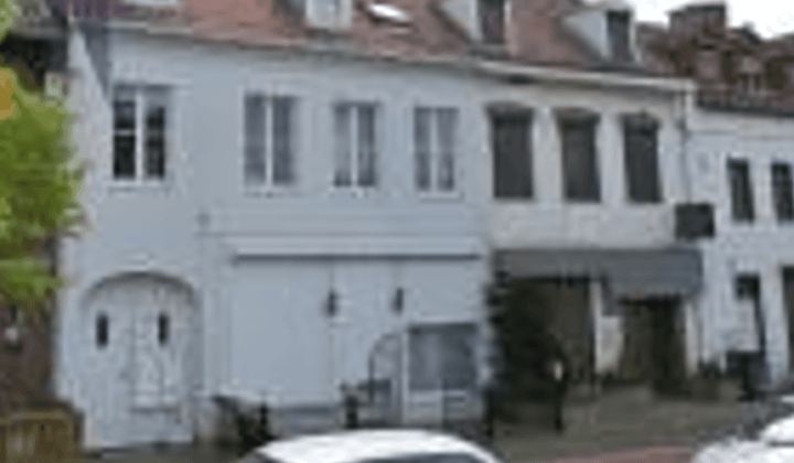 Gestoffeerd appartement met 2 slaapkamers en wasmachineaansluiting