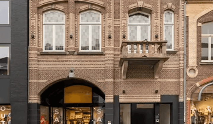 Appartement · 185 m² · €2600,-