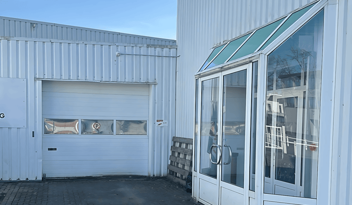 Bedrijfsruimte · 120 m² · €1450,-