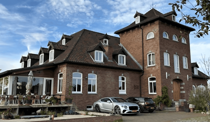 Opslagruimte · 625 m² · €2000,-