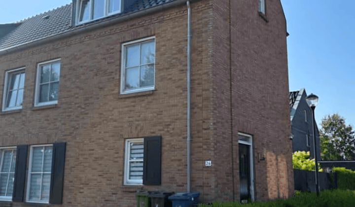 Huis · 134 m² · €2100,-