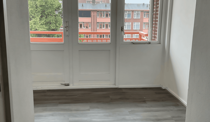Appartement met Balkon en Parkeergelegenheid, tijdelijk te huur
