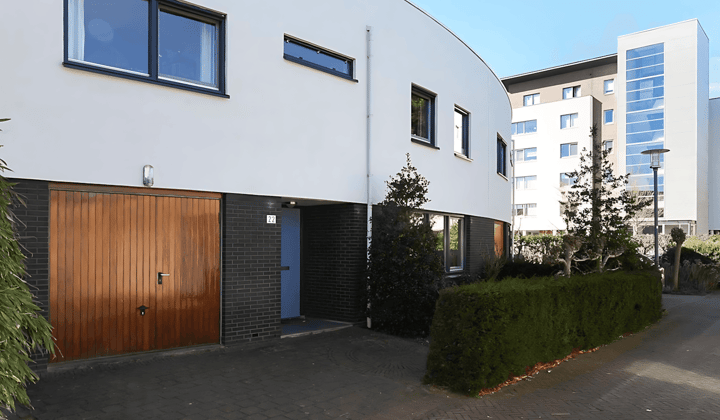 Ruime eengezinswoning met tuin en luxe badkamer