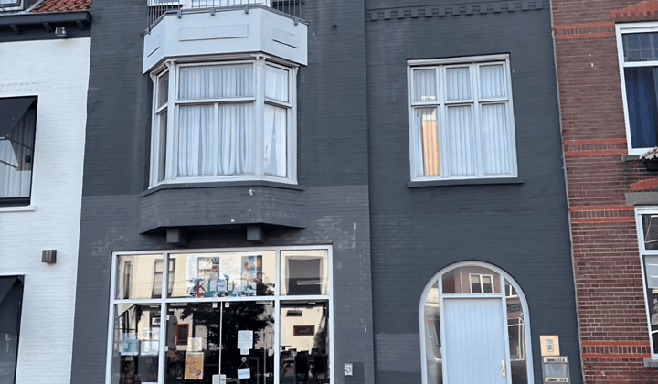 Appartement met balkon en langetermijnhuur in stadscentrum