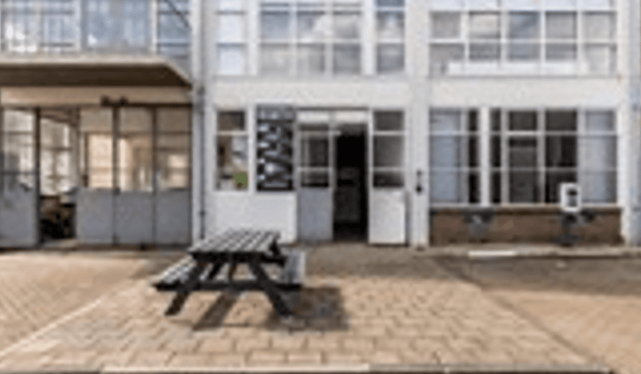 Kantoor · 500 m² · €3490,-