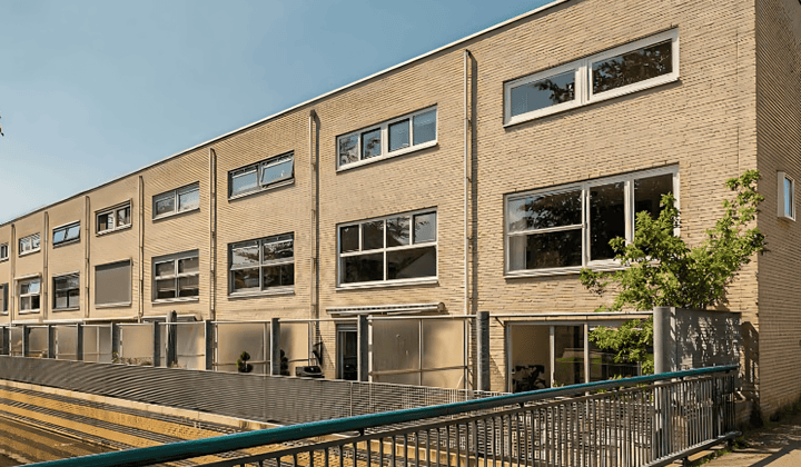 Huis · 147 m² · €2100,-