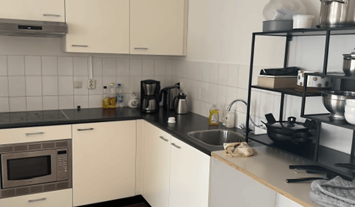 Kamer · 16 m² · €450,-