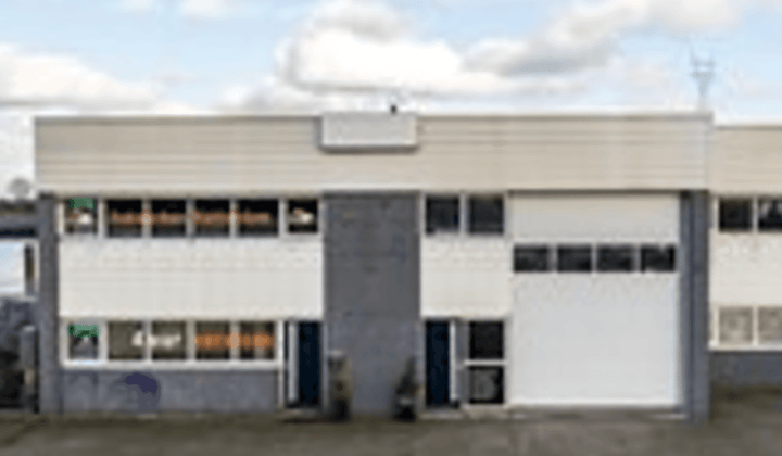 Bedrijfsruimte · 468 m² · €2850,-