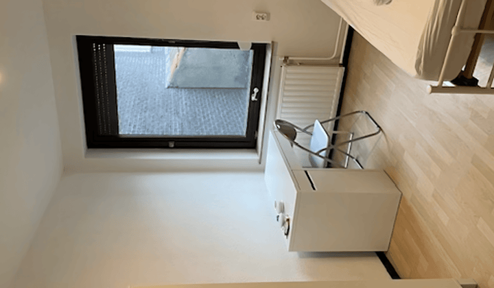 Kamer · 12 m² · €600,-