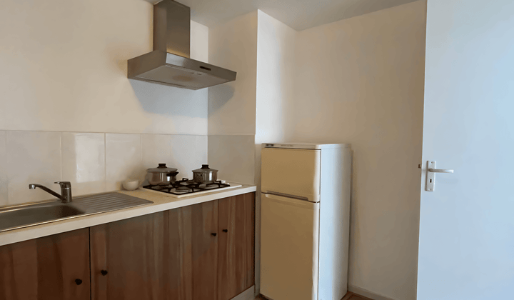 Kamer · 18 m² · €425,-