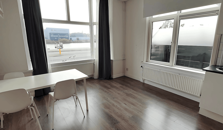 Kamer · 19 m² · €900,-