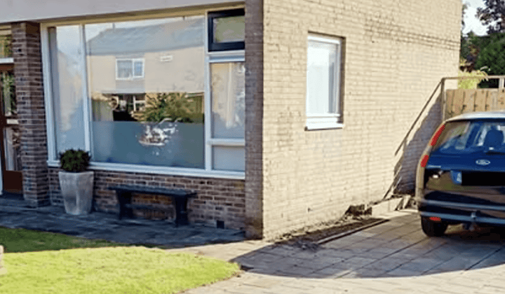 Huis · €768,-
