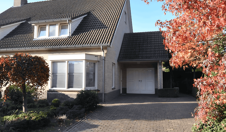 Huis · 180 m² · €2450,-