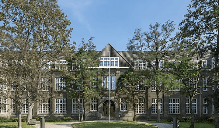 Kamer · 71 m² · €2004,-
