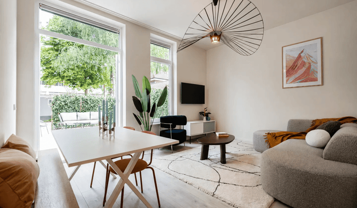 Appartement · 56 m² · €2450,-