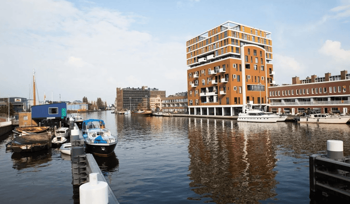 Huis · 143 m² · €3665,-
