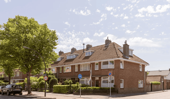 Huis · 127 m² · €3750,-