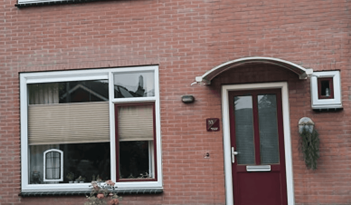 Huis · 85 m² · €933,-