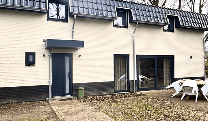 Huis · 106 m² · €2250,-