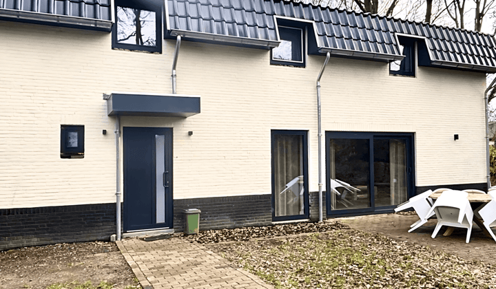 Huis · 106 m² · €2250,-