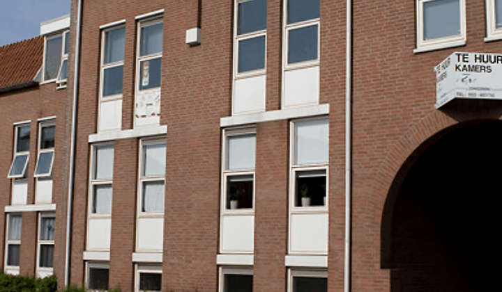 Kamer · 17 m² · €421,-