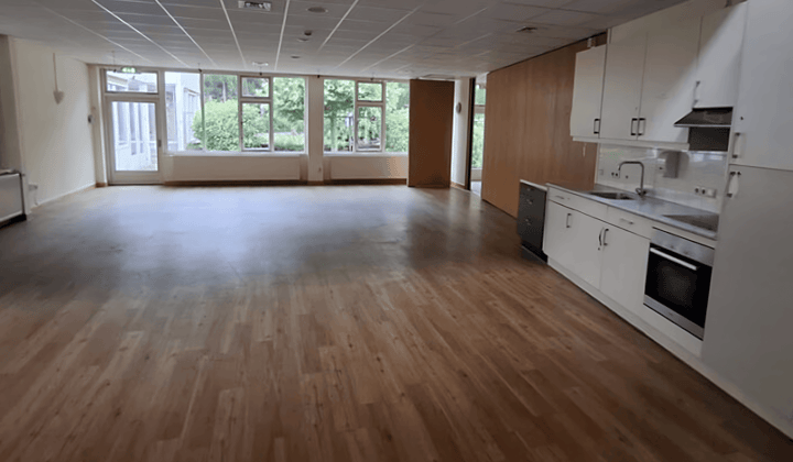 Kantoor · 350 m² · €350,-
