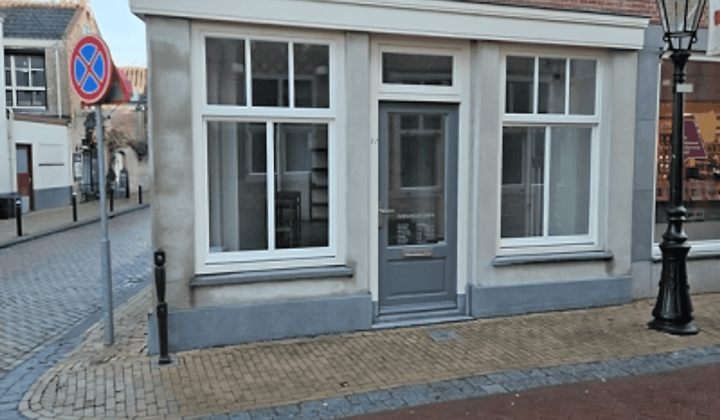 Bedrijfsruimte · 35 m² · €850,-