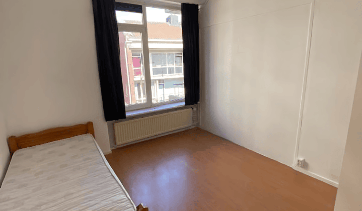 Kamer · 12 m² · €425,-