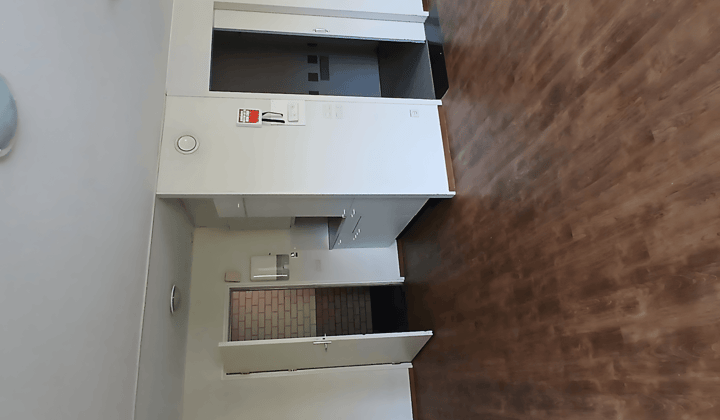 Kamer · 30 m² · €300,-