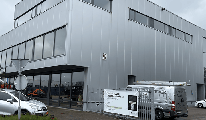 Kantoor · 16 m² · €304,-