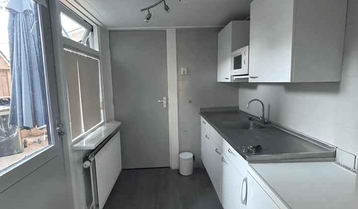 Studio · 30 m² · €695,-