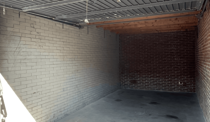 Parkeerplaats · 16 m² · €672,-