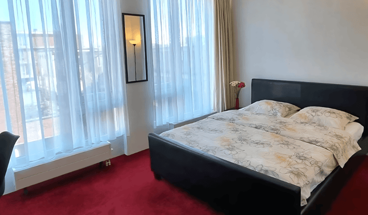 Kamer · 18 m² · €1200,-
