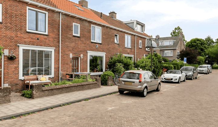 Huis · 98 m² · €2550,-