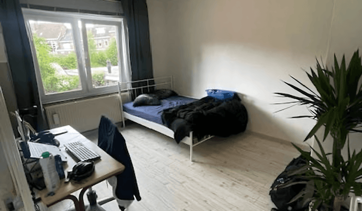 Kamer · 14 m² · €600,-