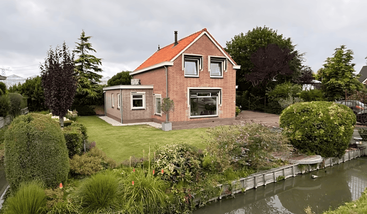 Huis · 216 m² · €3250,-
