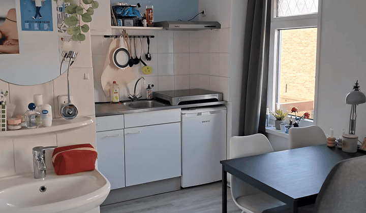 Studio · 20 m² · €595,-