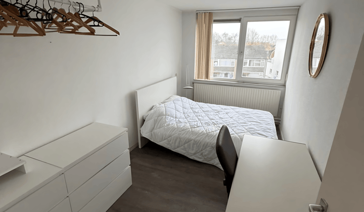 Kamer · 116 m² · €795,-