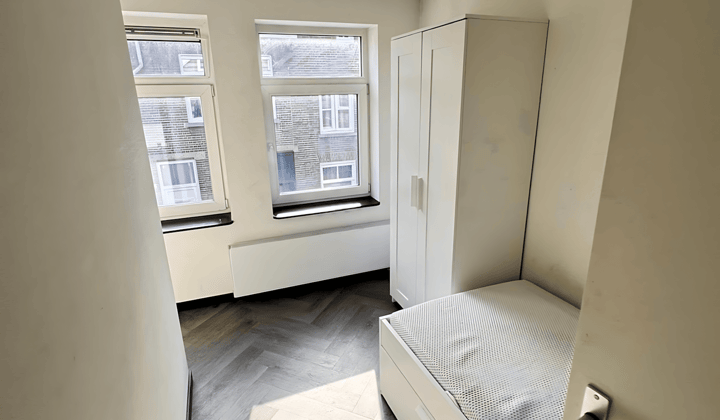 Studio · 15 m² · €850,-
