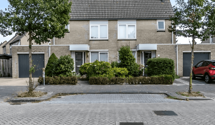 Huis · 114 m² · €1225,-