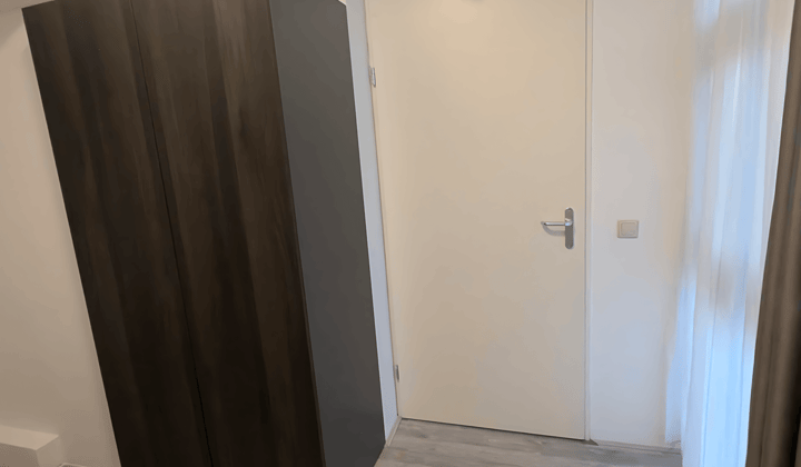 Kamer · 8 m² · €650,-