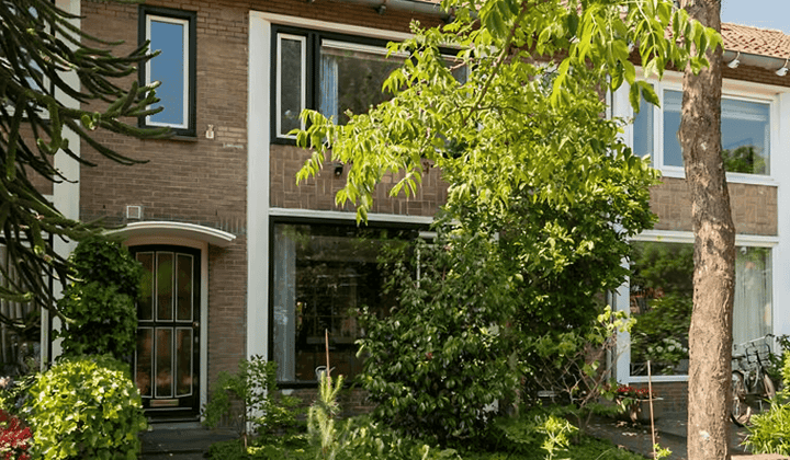Huis · 107 m² · €2700,-
