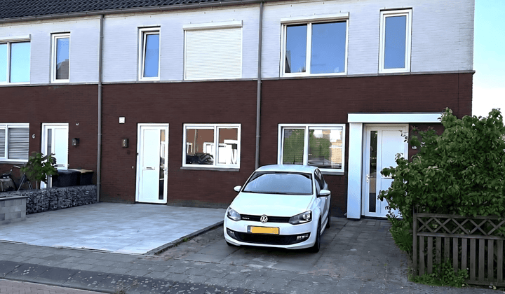 Huis · 100 m² · €1675,-
